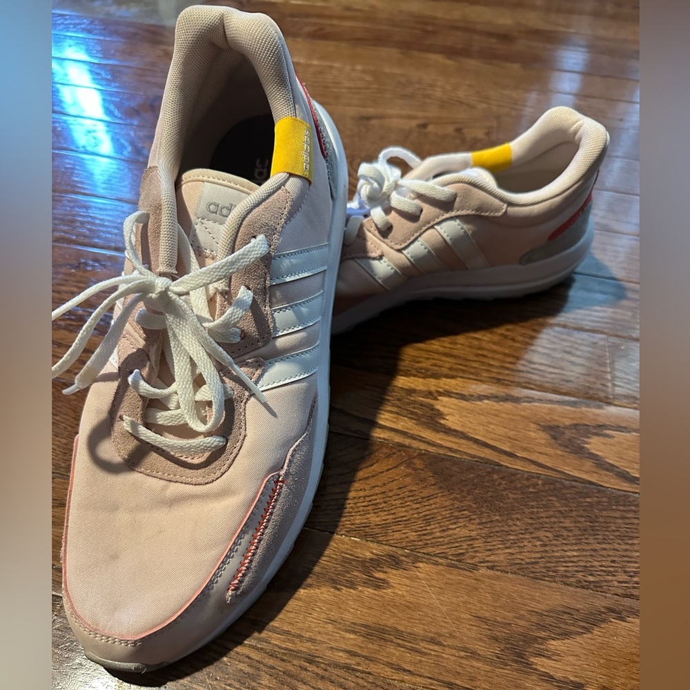 Adidas retro run
